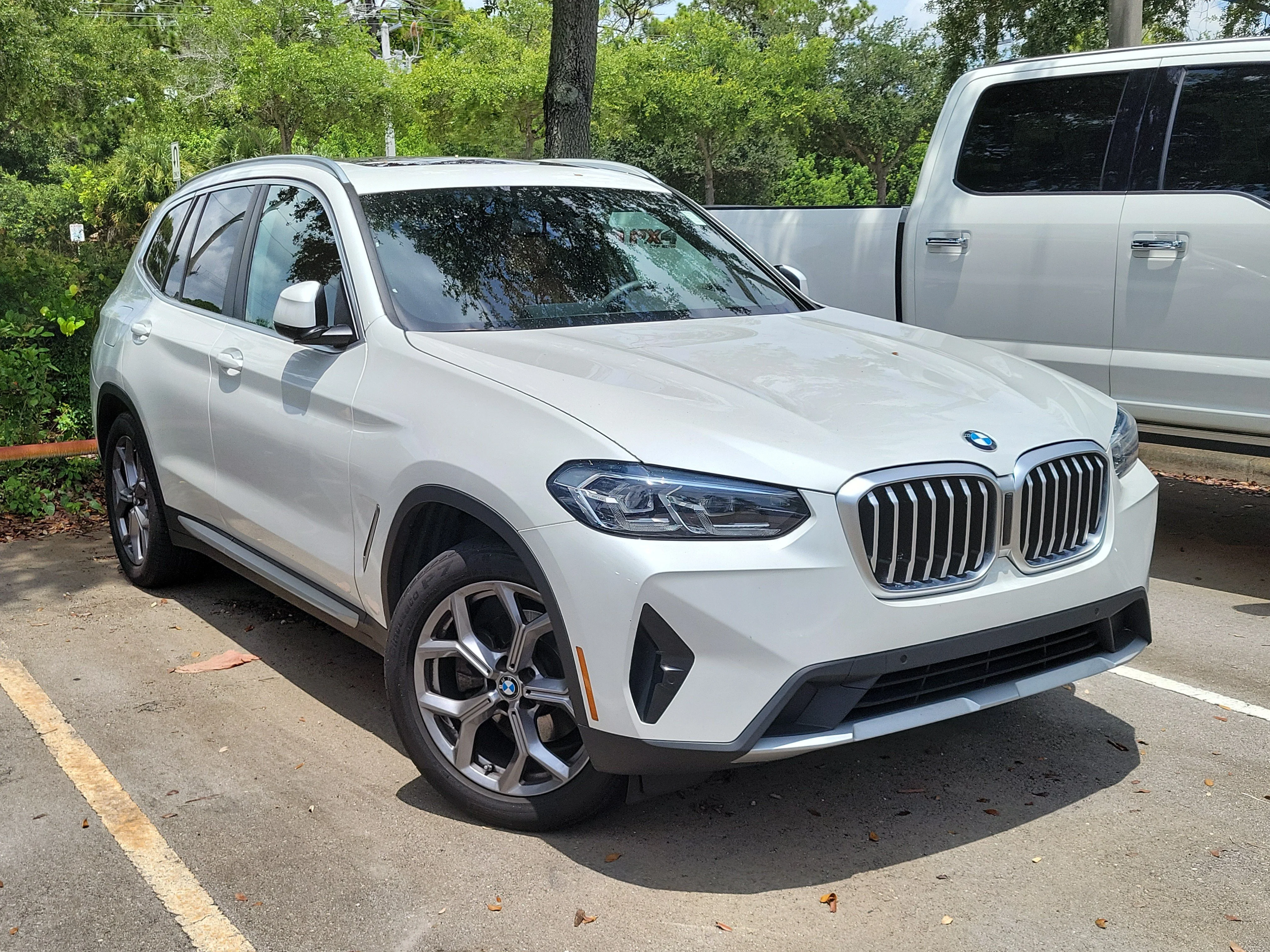 Used 2024 Mineral White Metallic BMW xDrive30i image 1