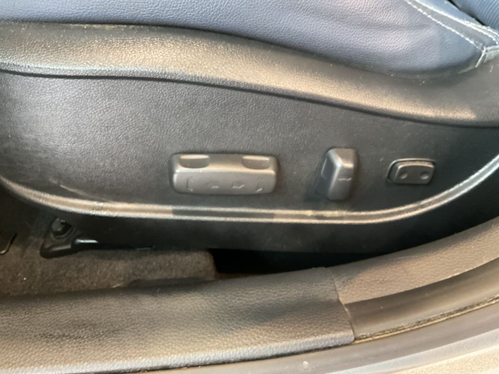 Used 2013 Gray Hyundai Base w/Blue image 13