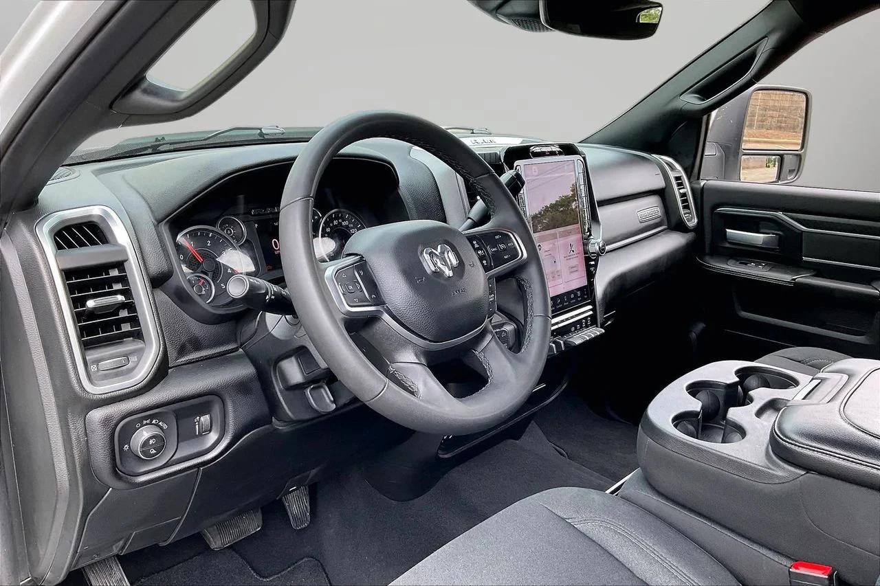 Used 2025 White Ram Big Horn image 19