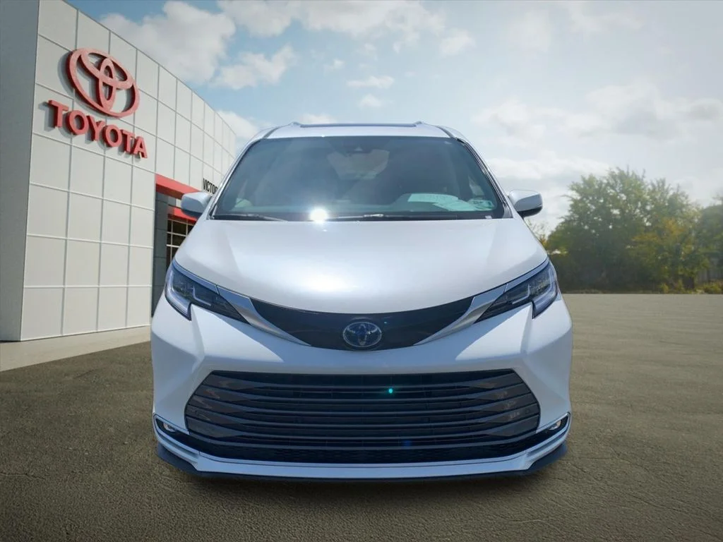 Used 2021 White Toyota Limited image 8