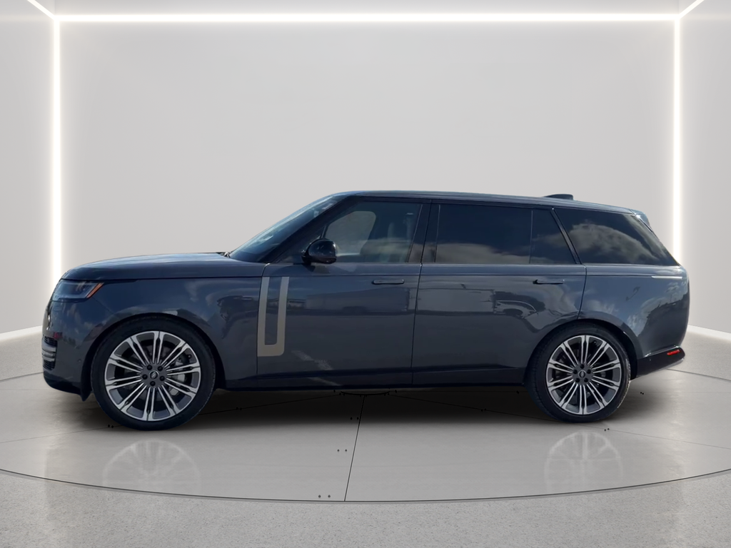 Used 2024 Blue Land Rover SE image 8