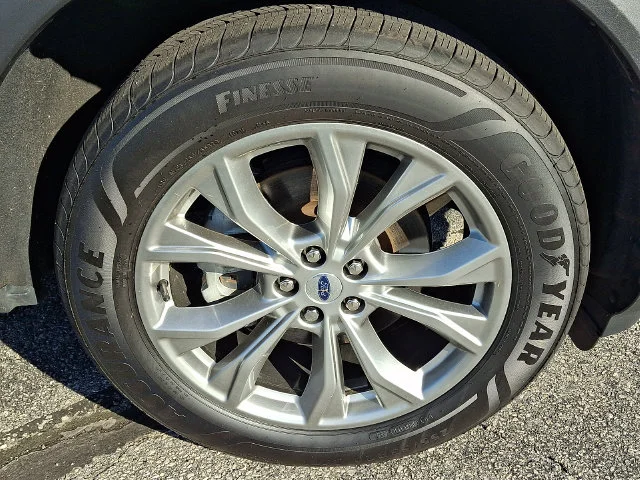 Used 2023 White Ford XLT image 8