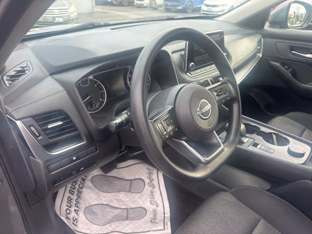 Used 2024 Gray Nissan SV image 18