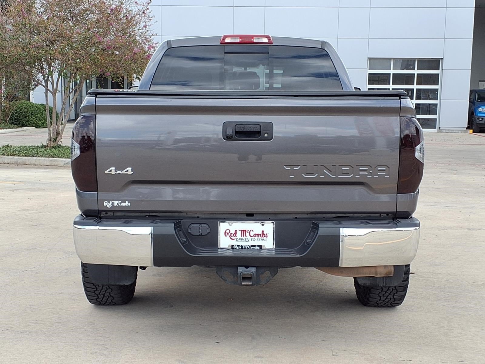 Used 2017 MAGNETIC GRAY MET Toyota SR5 image 6