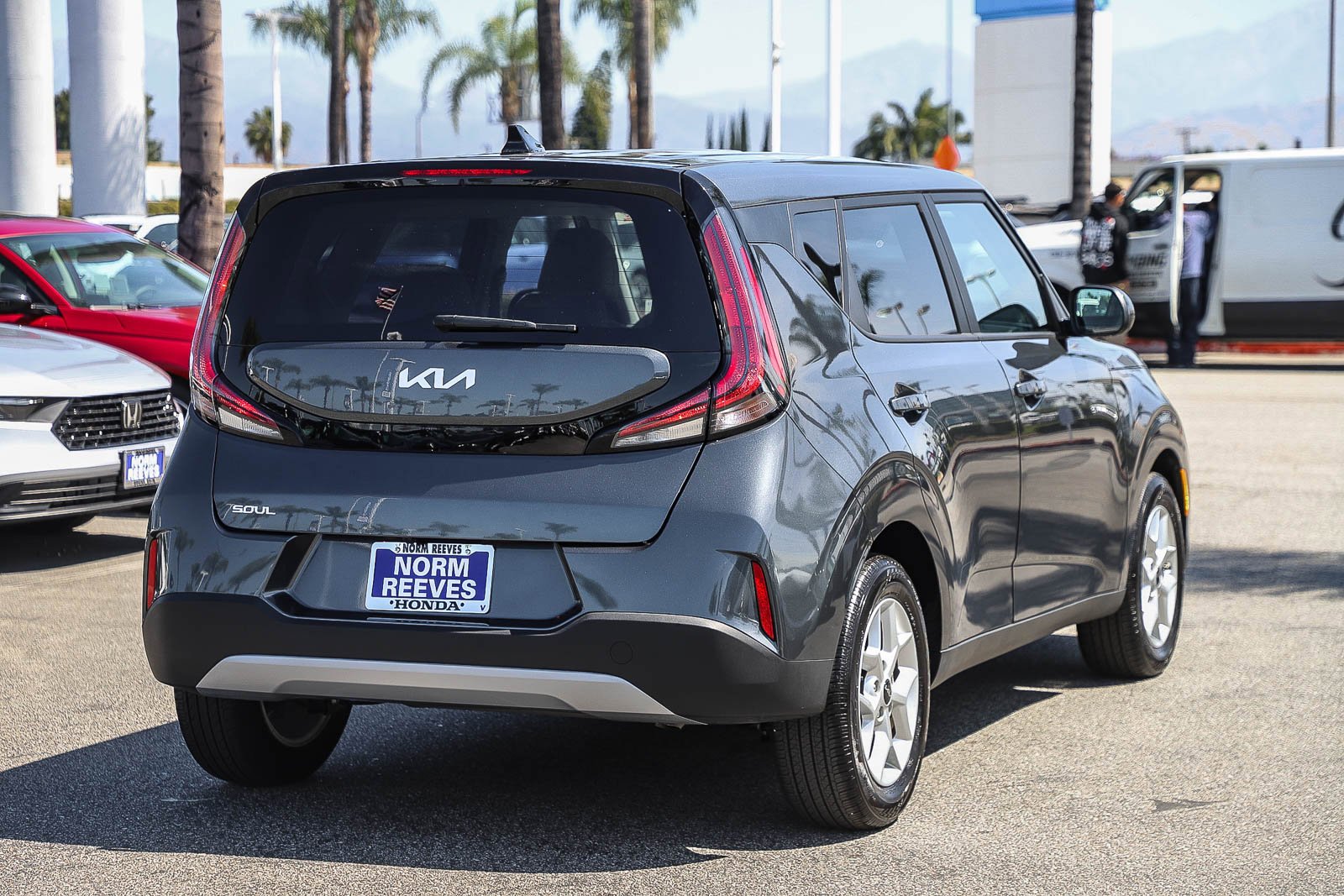 Used 2025 Gravity Gray Kia LX image 9
