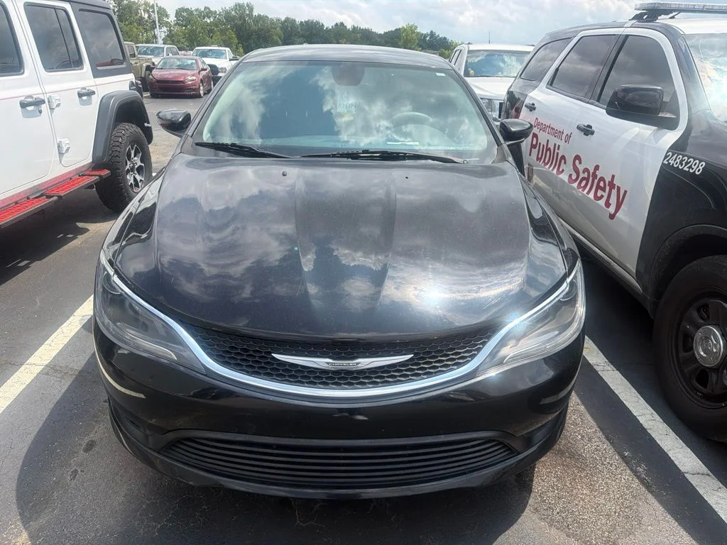 Used 2017 Black Chrysler LX image 6