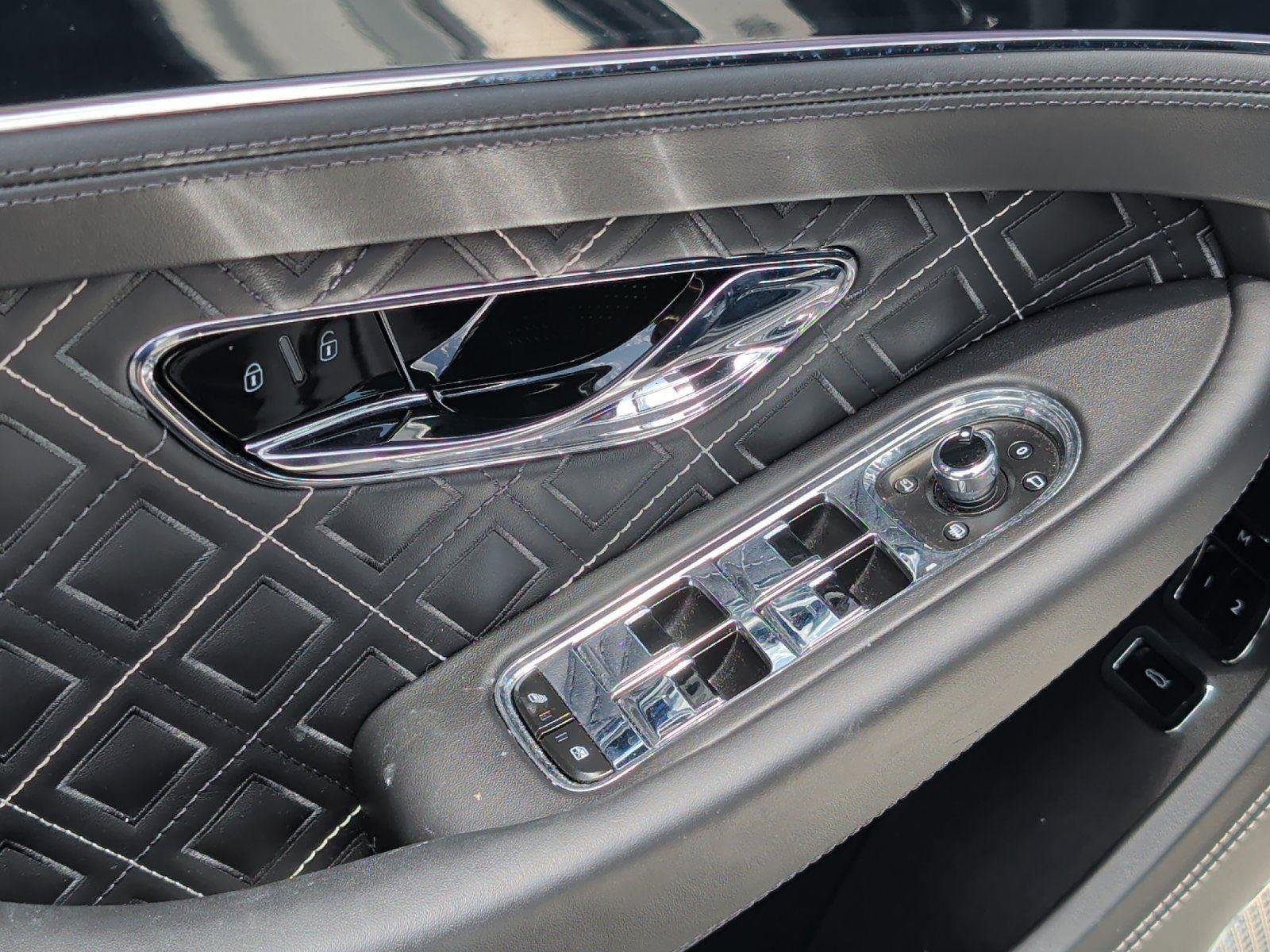 Used 2020 Glacier White Bentley GT First Edition image 22