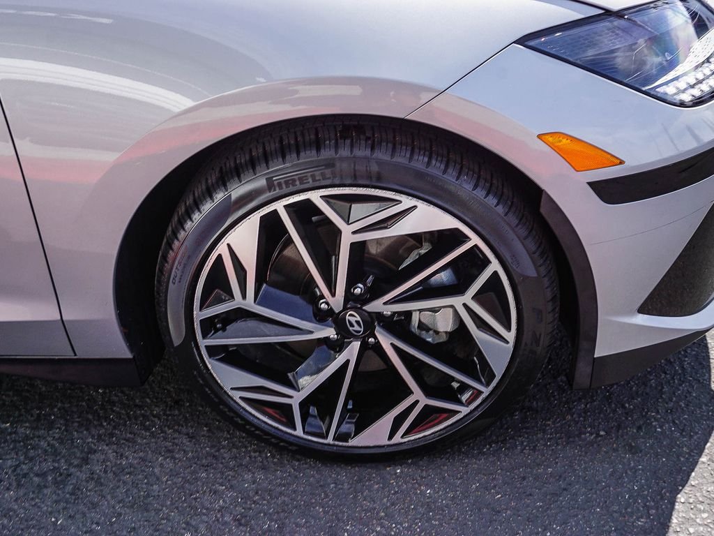 Certified Used 2023 Silver Hyundai SEL image 9