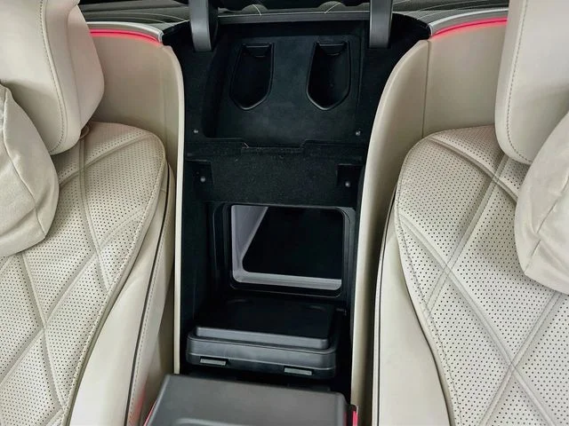 Used 2024 White Mercedes-Benz Maybach S 580 image 16