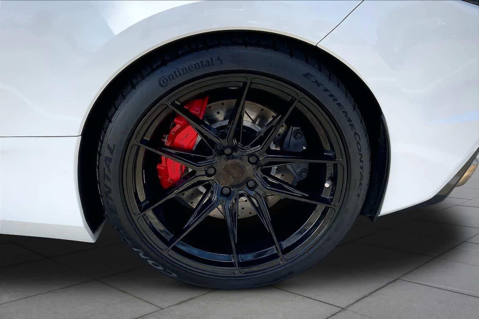Used 2020 ARCTIC WHITE Chevrolet 3LT image 9