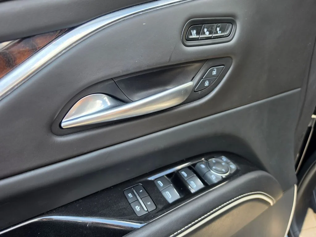 Used 2022 Black Cadillac Sport Platinum image 9