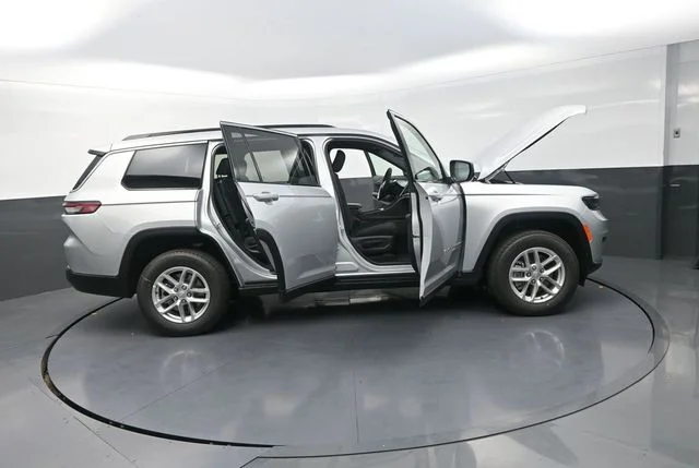 New 2026 Silver Zynith Exterior Paint Jeep Laredo image 36