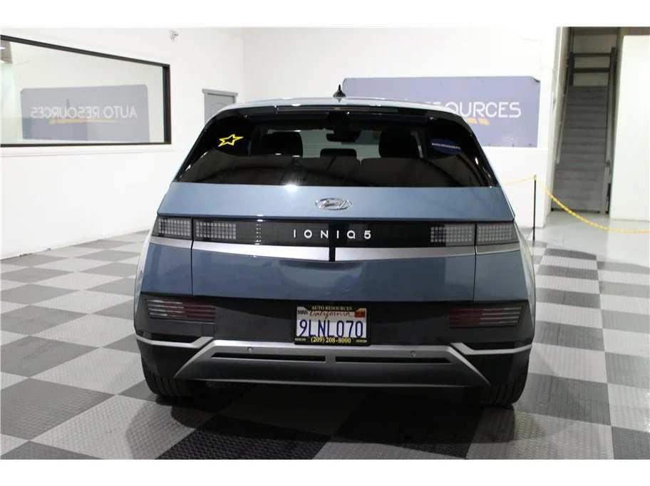Used 2024 Lucid Blue Hyundai SEL image 5