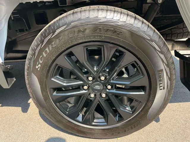 New 2026 Oxford White Ford XLT image 12