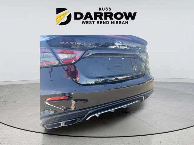 Used 2023 Black Nissan SR image 5