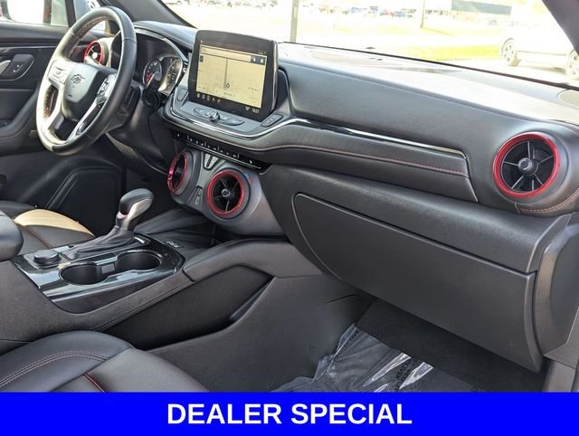 Used 2025 Gray Chevrolet RS image 30