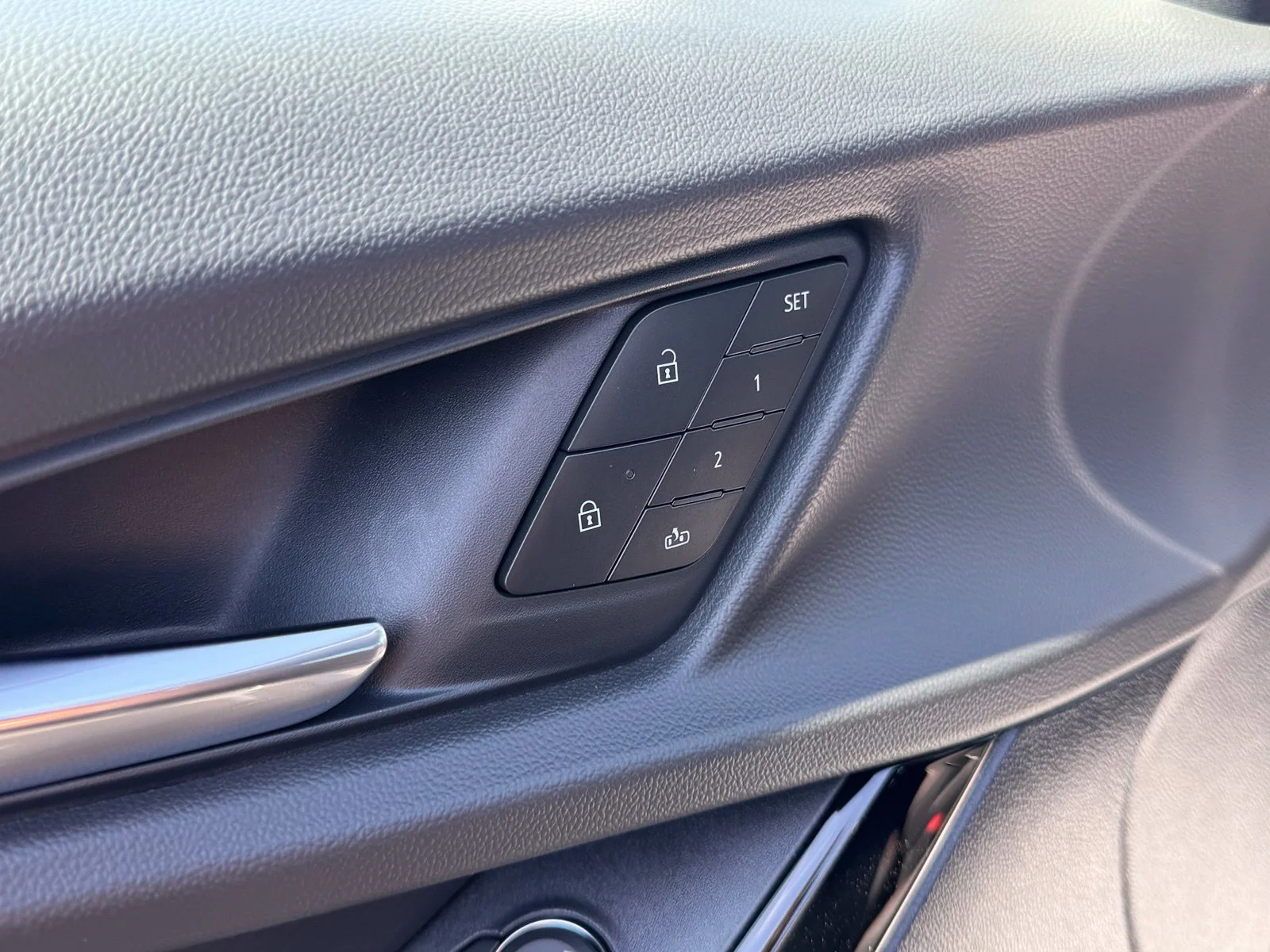 2027 Chevrolet Equinox RS - Photo 12