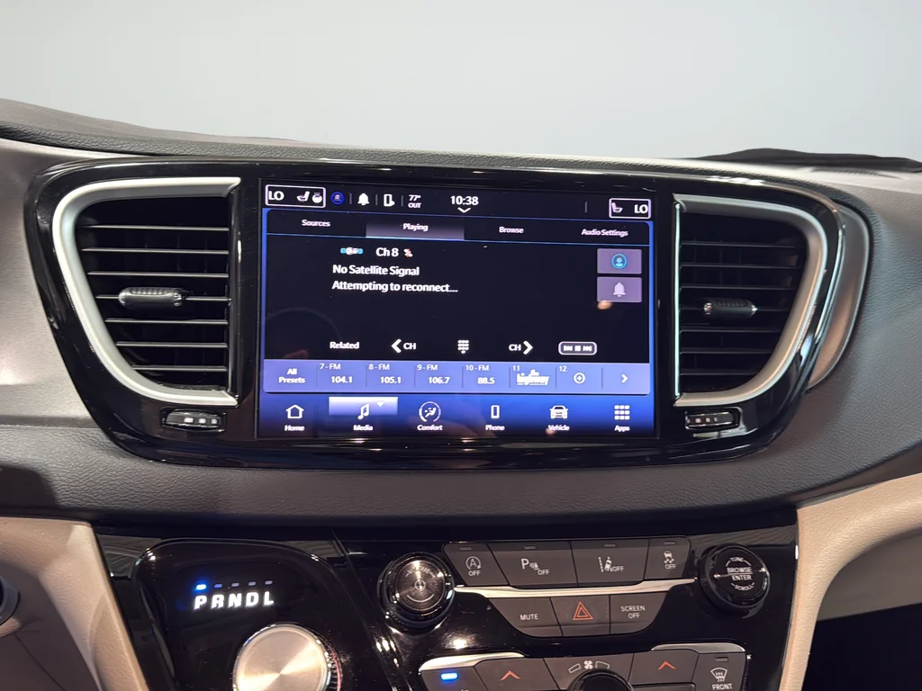 Used 2023 White Chrysler Touring L image 12