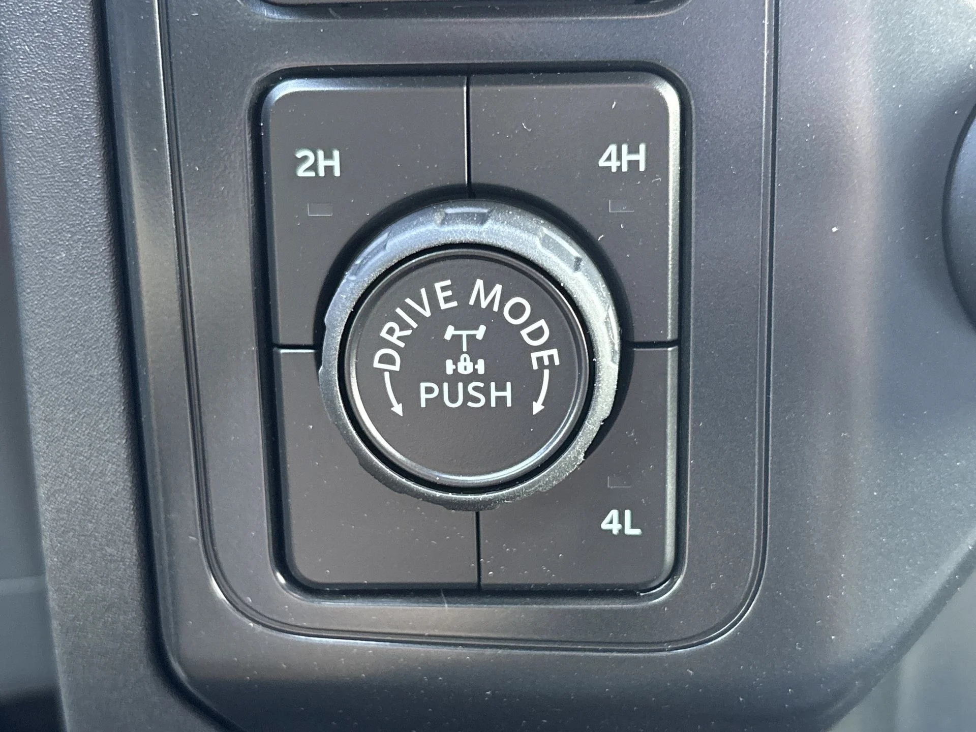 New 2026 Agate Black Metallic Ford XLT image 7