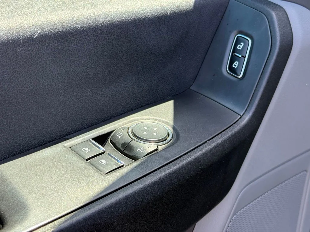Used 2023 White Ford XL image 30