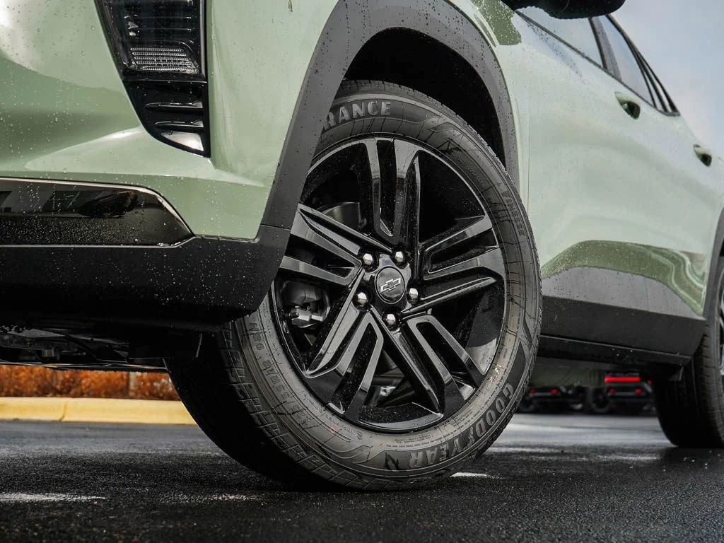 New 2026 Cacti Green Chevrolet ACTIV image 5