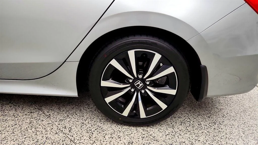Used 2022 Lunar Silver Metallic Honda EX CVT image 9