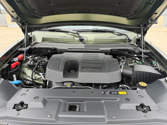 New 2026 Woolstone Green Land Rover X-Dynamic SE image 19