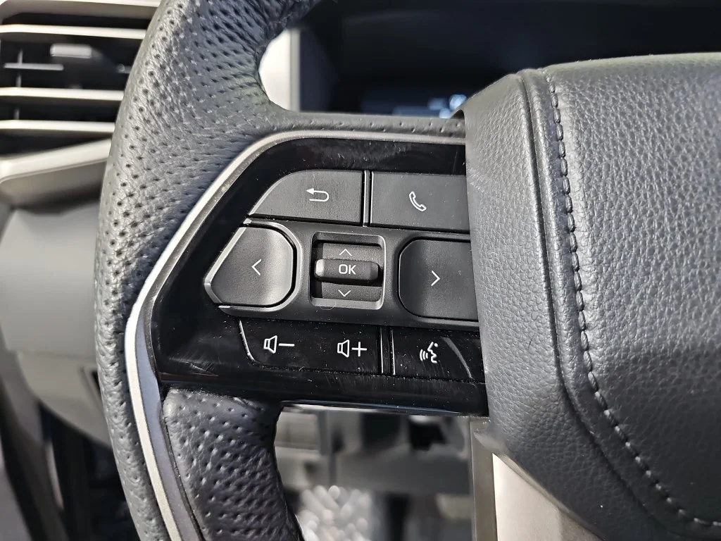 Used 2023  Toyota Limited image 20