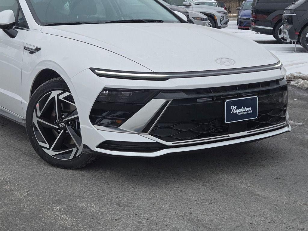 New 2026 White Hyundai SEL Sport image 2