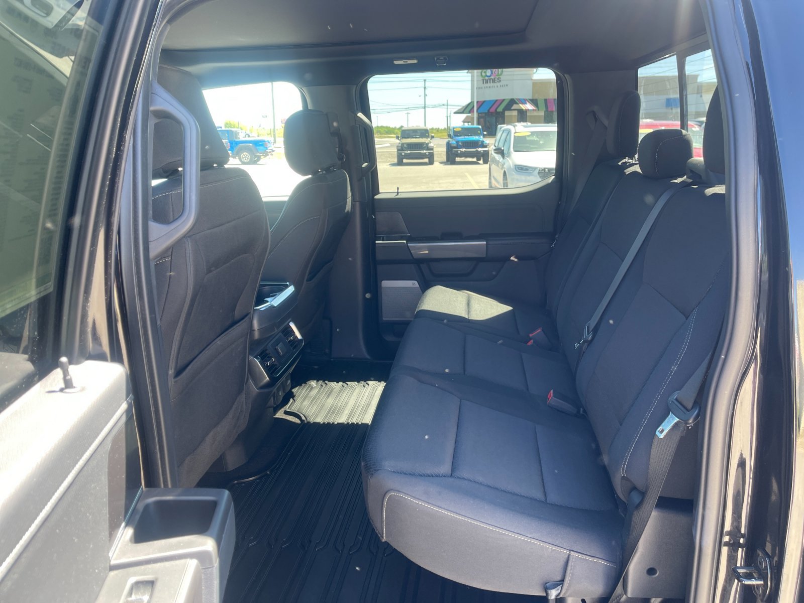 Used 2022 Black Ford XLT image 14