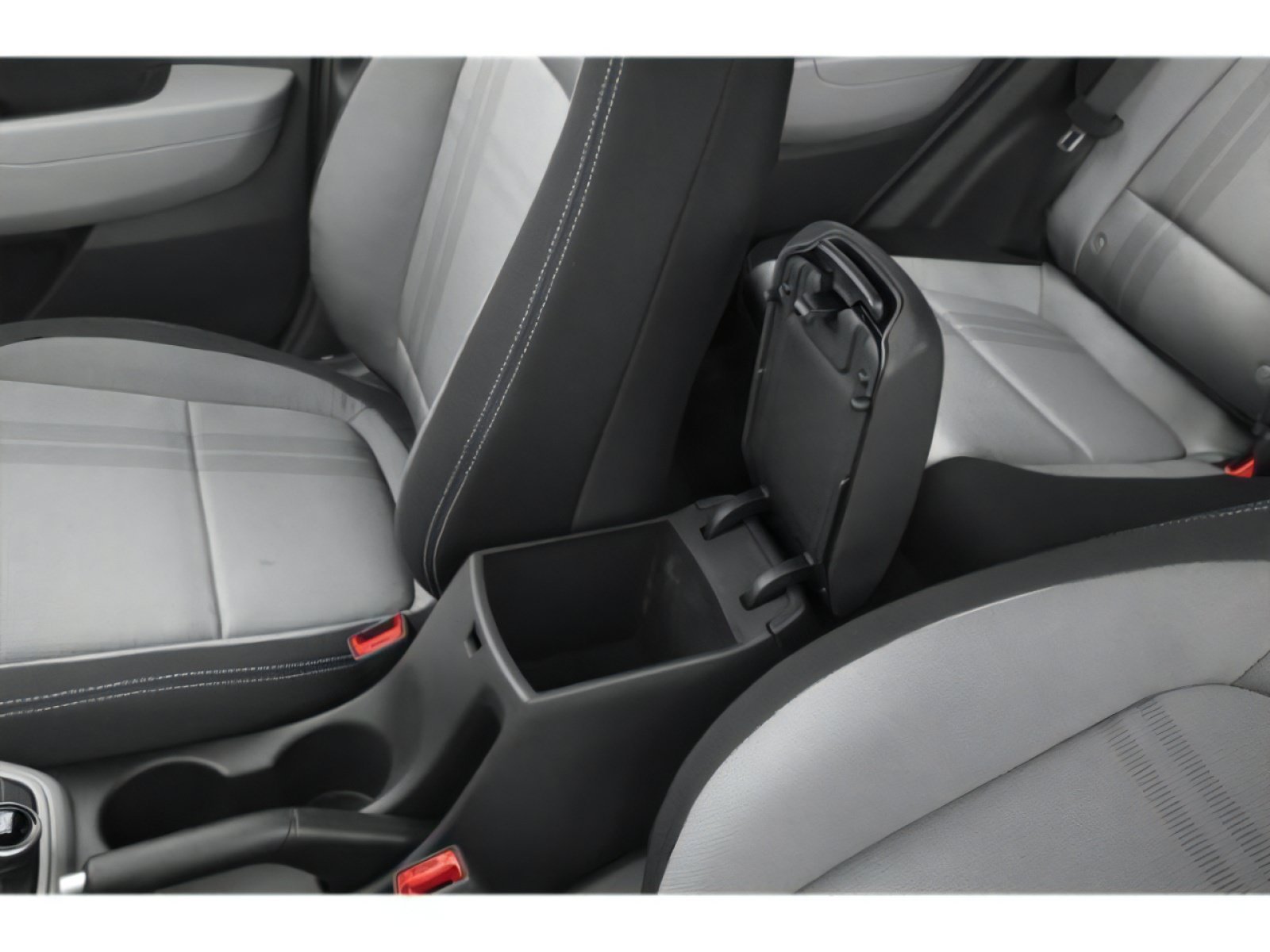 New 2026 Shimmering Silver Hyundai SEL image 14