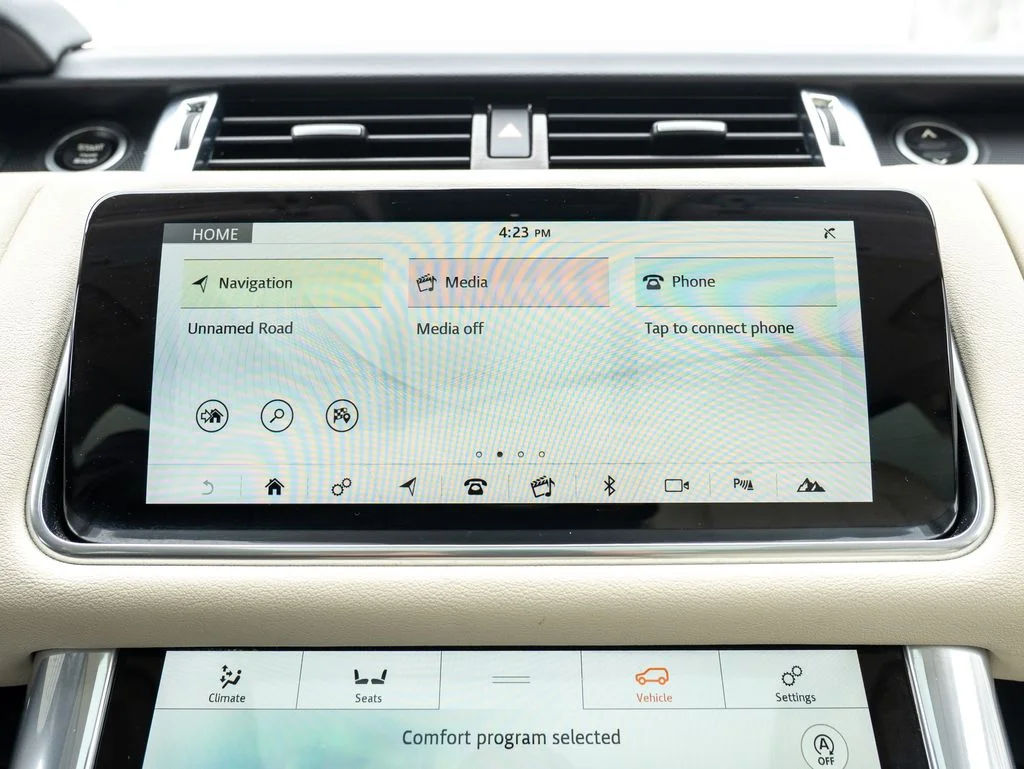 Used 2022 White Land Rover HSE Silver Edition image 22