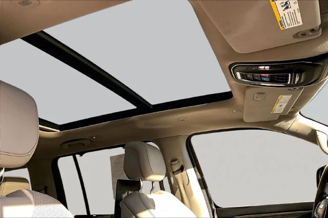 Certified Used 2022 Metallic Jeep Series III image 28