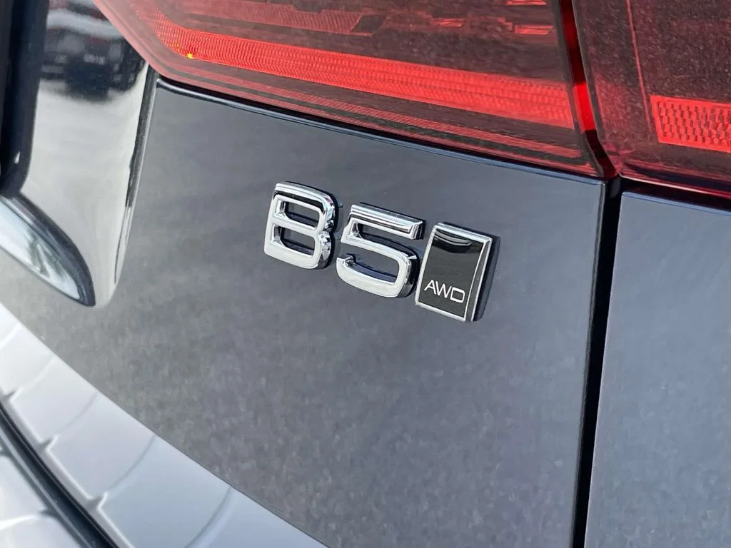New 2026 Denim Blue Metallic Volvo Ultra image 28