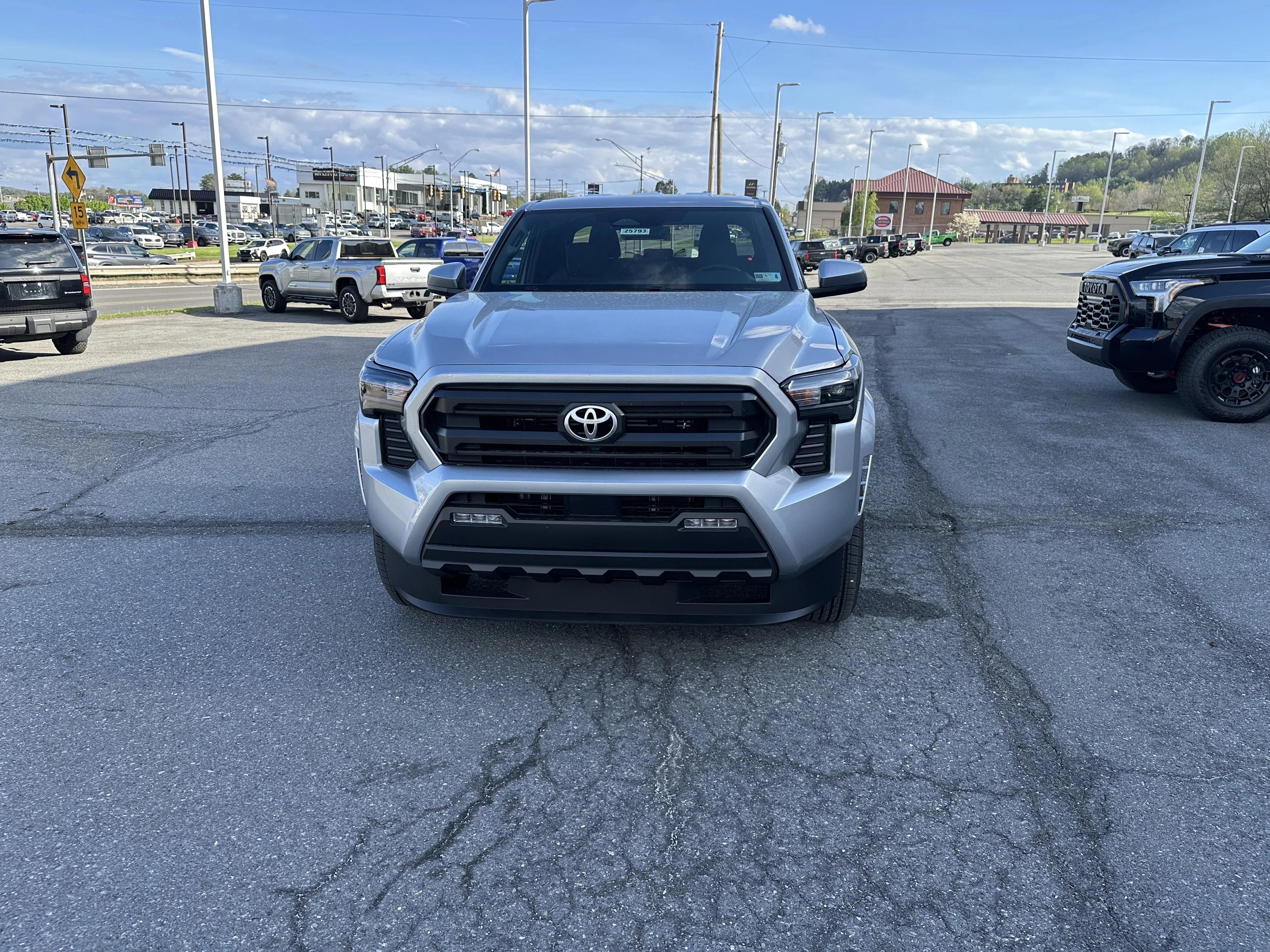 2026 Toyota Tacoma SR5 - Photo 8