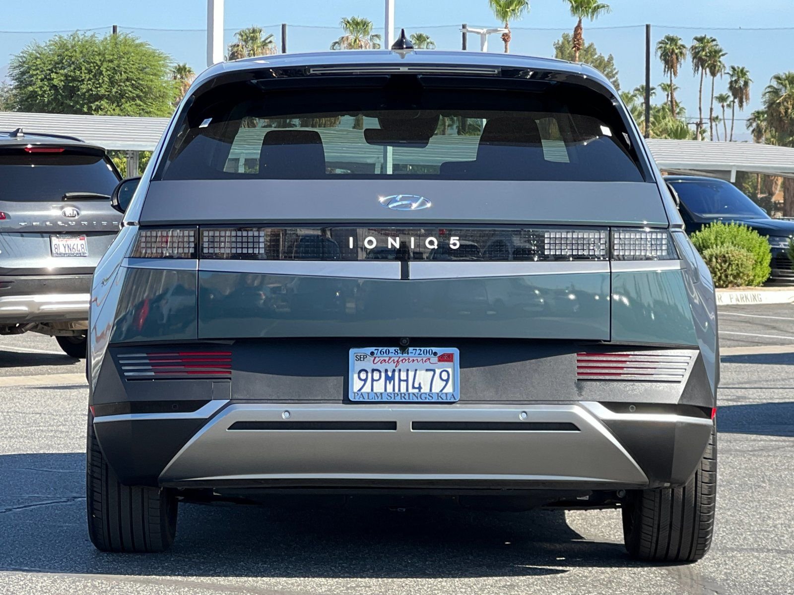 Used 2024 Green Hyundai SE Standard Range image 4