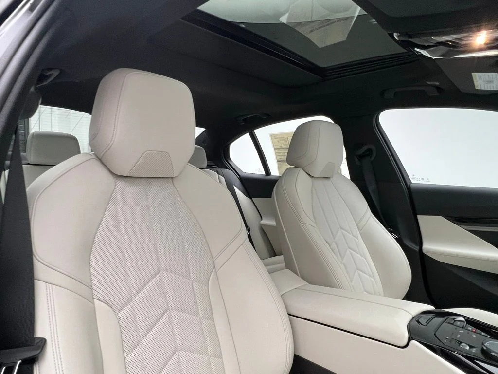 2026 BMW 5 Series 530i - Photo 7