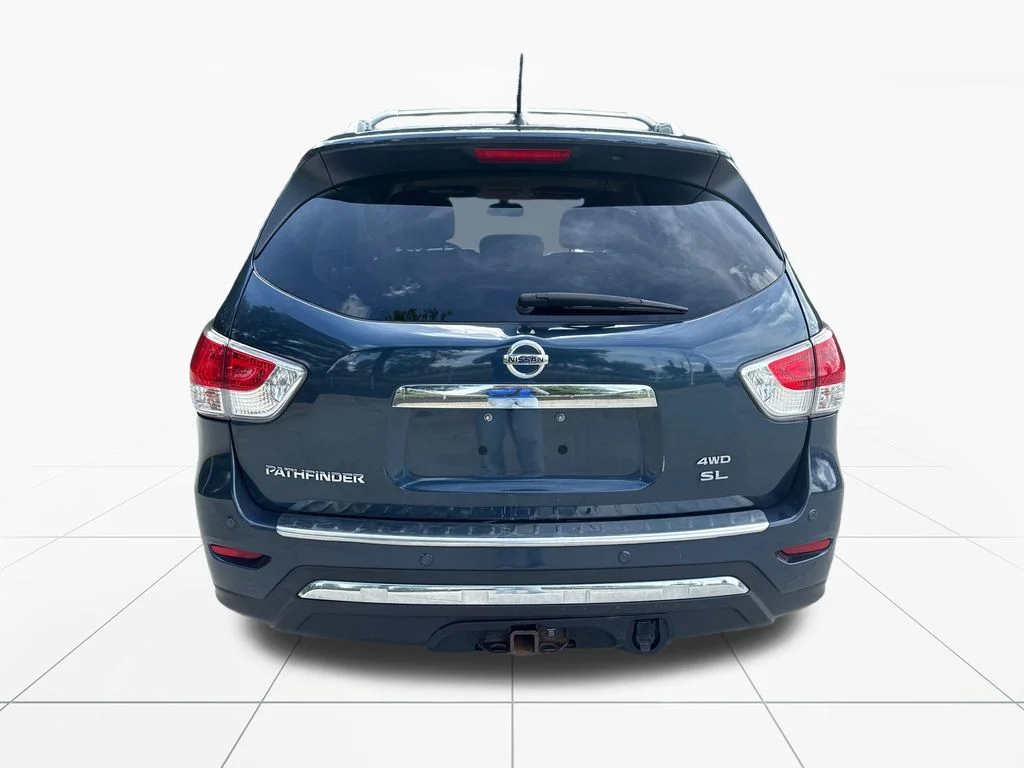 Used 2013 Arctic Blue Nissan SL image 7