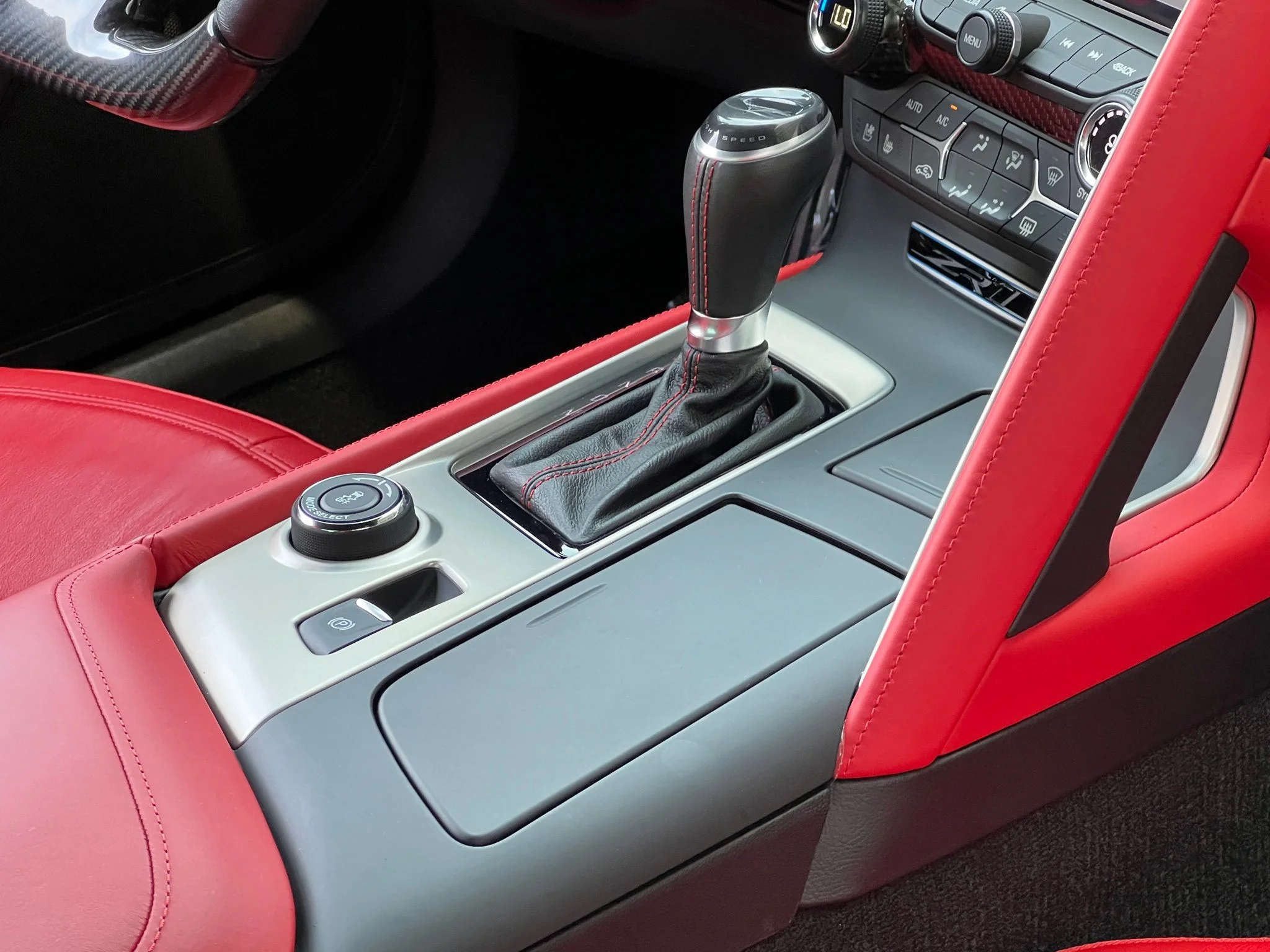 Used 2019 White Chevrolet ZR1 image 43