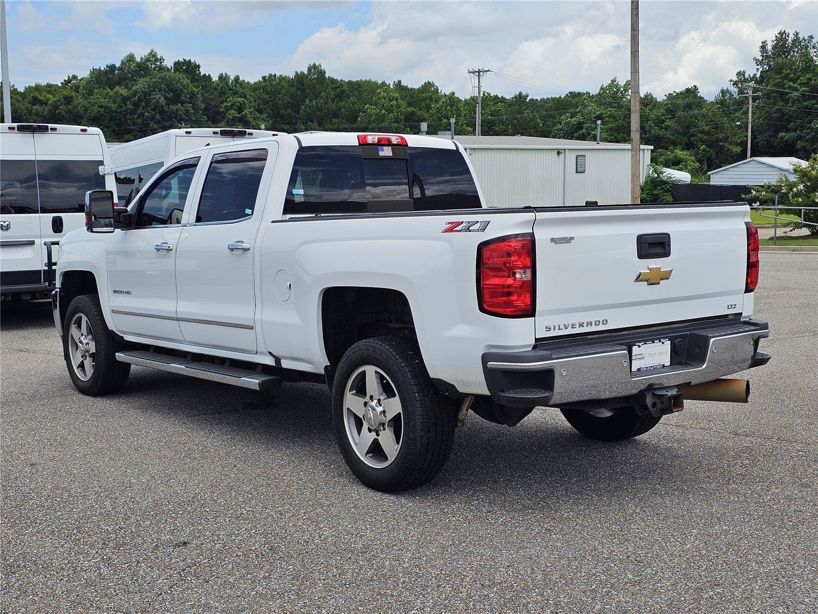 Used 2019 Summit White Chevrolet LTZ image 13