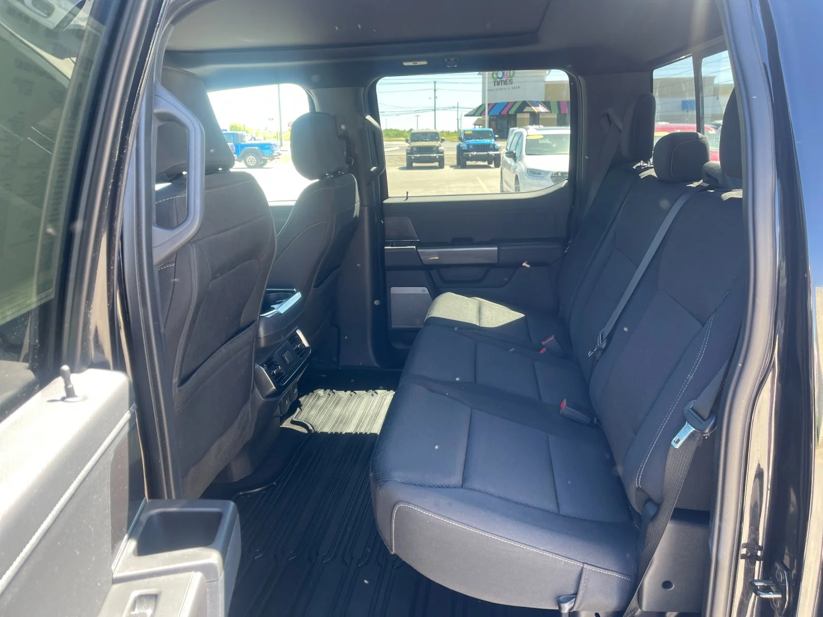 Used 2022 Black Ford XLT image 14