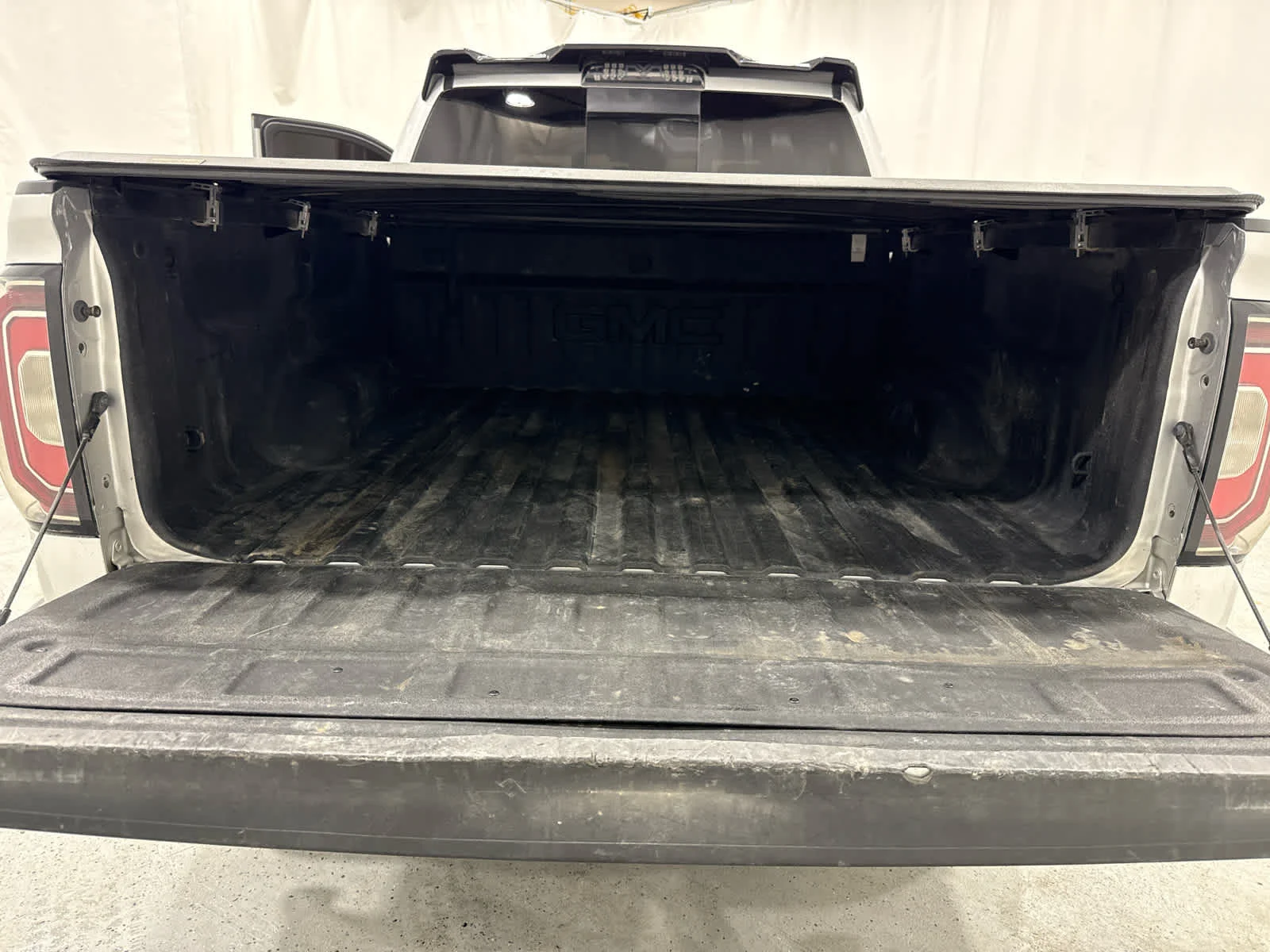 Used 2018 QUICKSILVER METALLIC GMC SLT image 12