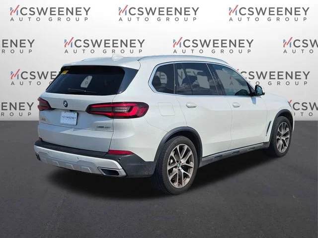 Used 2021 White BMW xDrive40i image 5