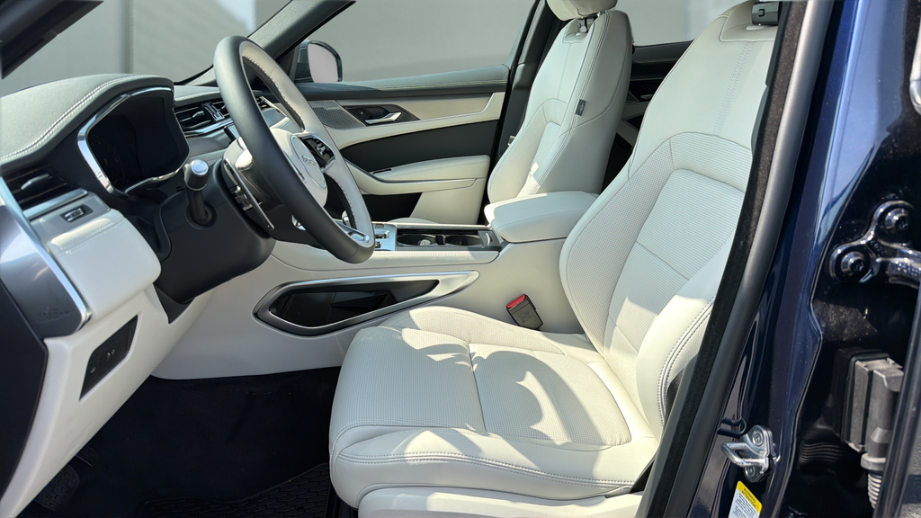 2026 Jaguar F-Pace R-Dynamic S - Photo 17