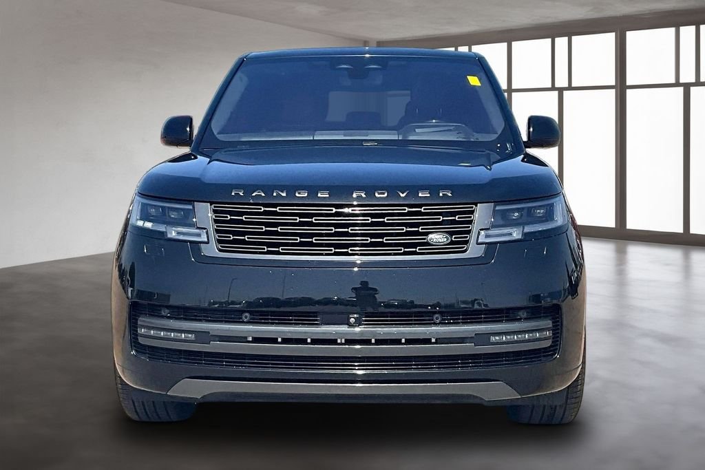 Used 2023 Black Land Rover SE image 3