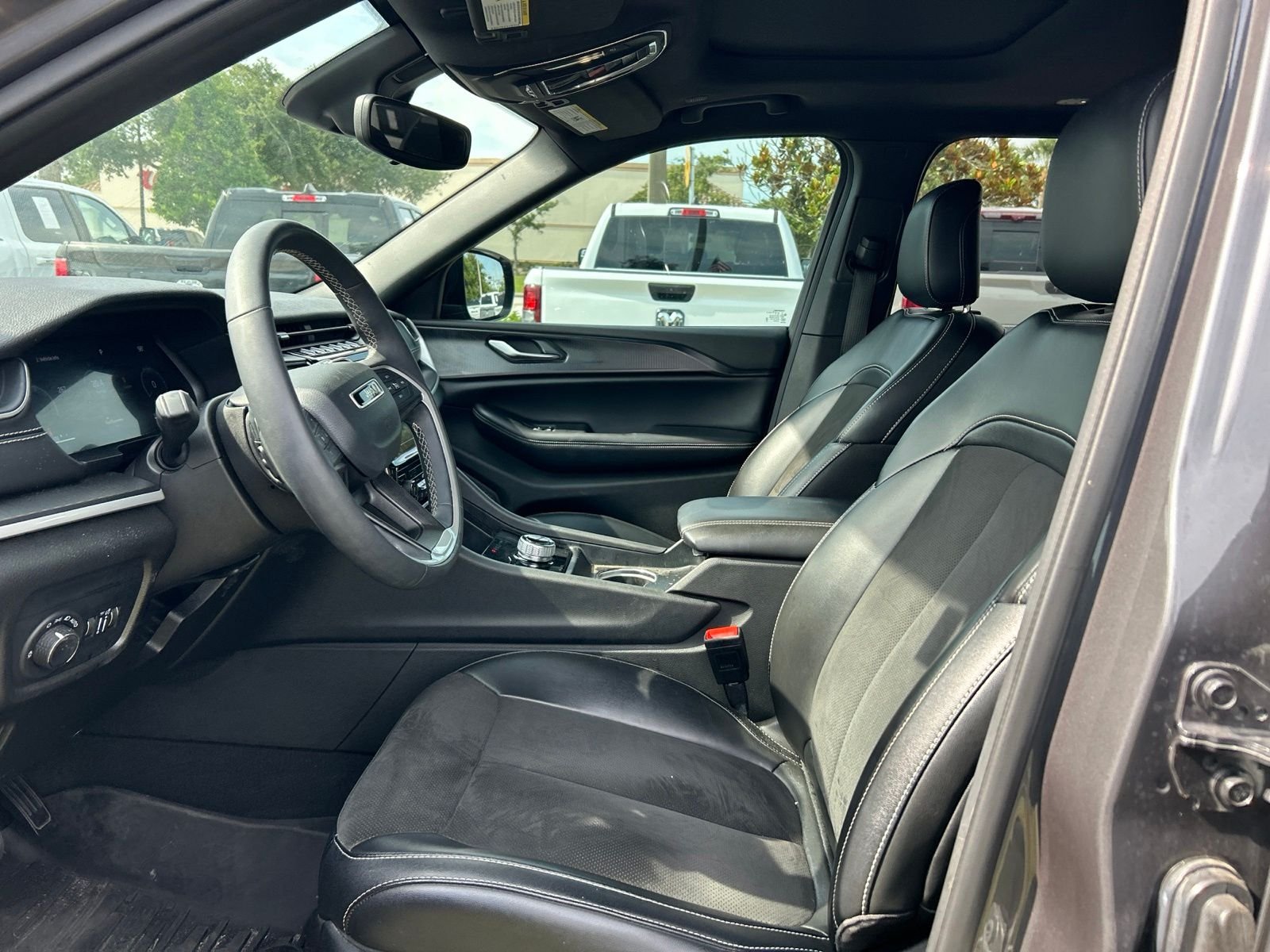Certified Used 2023 Gray Jeep Altitude X image 9