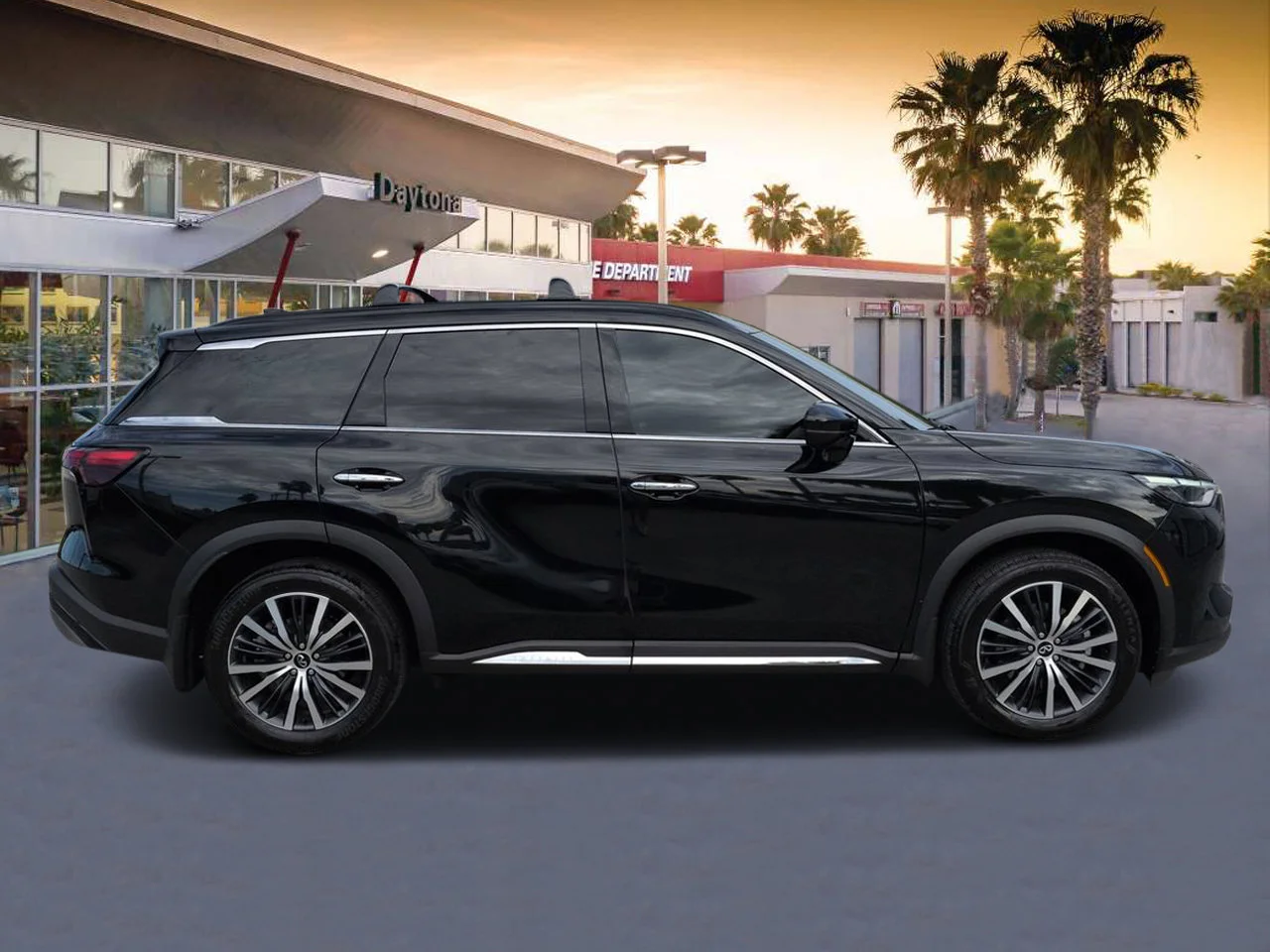 Used 2025 Mineral INFINITI AUTOGRAPH image 2