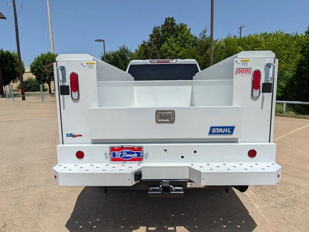 New 2026 Summit White Chevrolet WT image 24