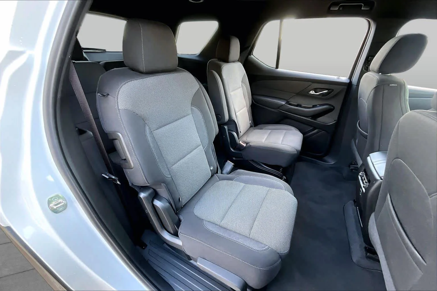 Used 2023 Summit White Chevrolet LT Cloth image 19