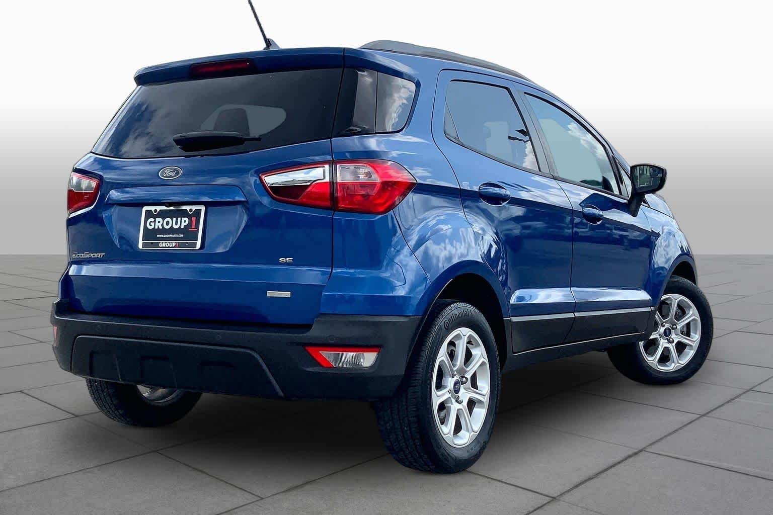 Used 2018 Lightning Blue Metallic Ford SE image 11